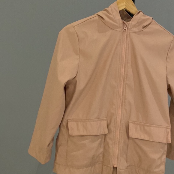 Gymboree girls rain coat. Size: L 10/12. Soft pink outside with grey lining. - Picture 10 of 10